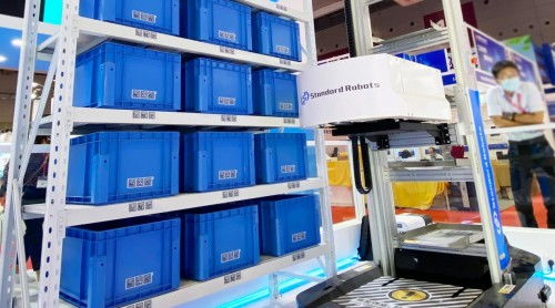 打通產(chǎn)線與倉儲物流自動化，斯坦德機器人亮相華南國際工業(yè)博覽會